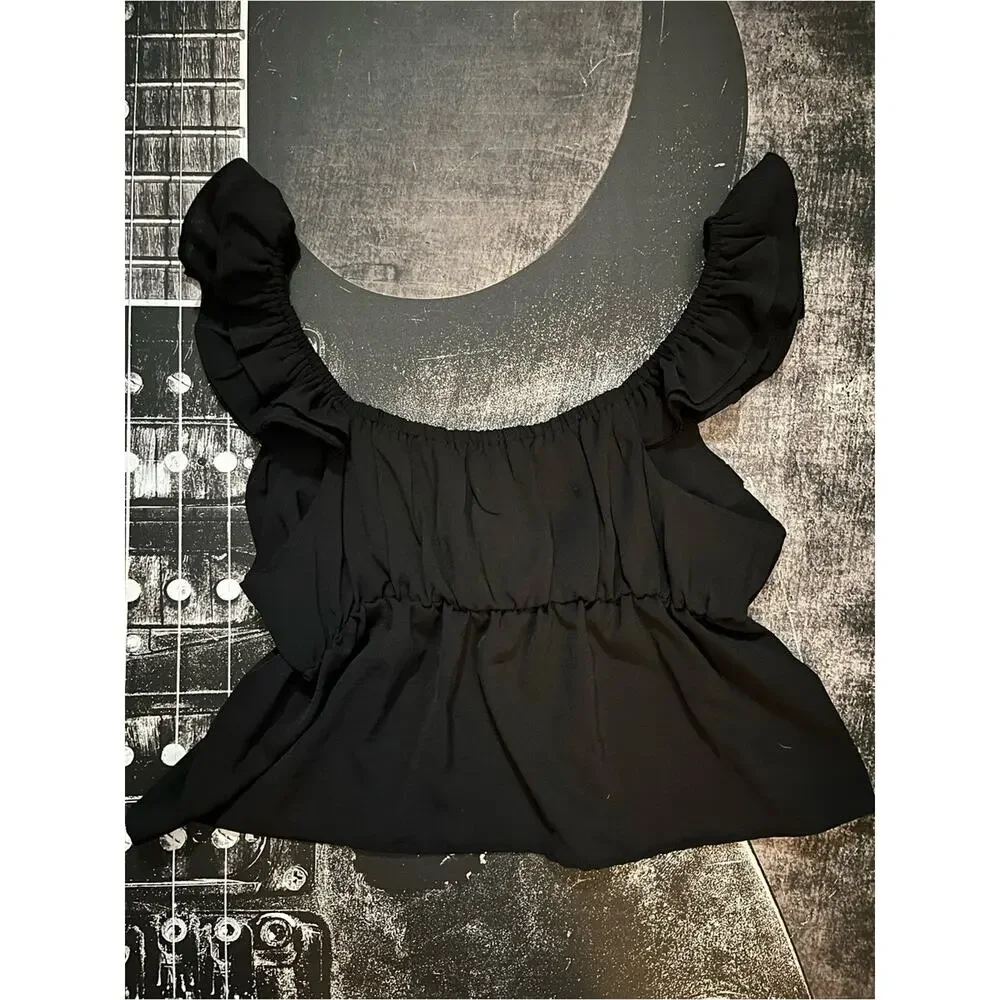 NWOT Off The Shoulder Cropped Top